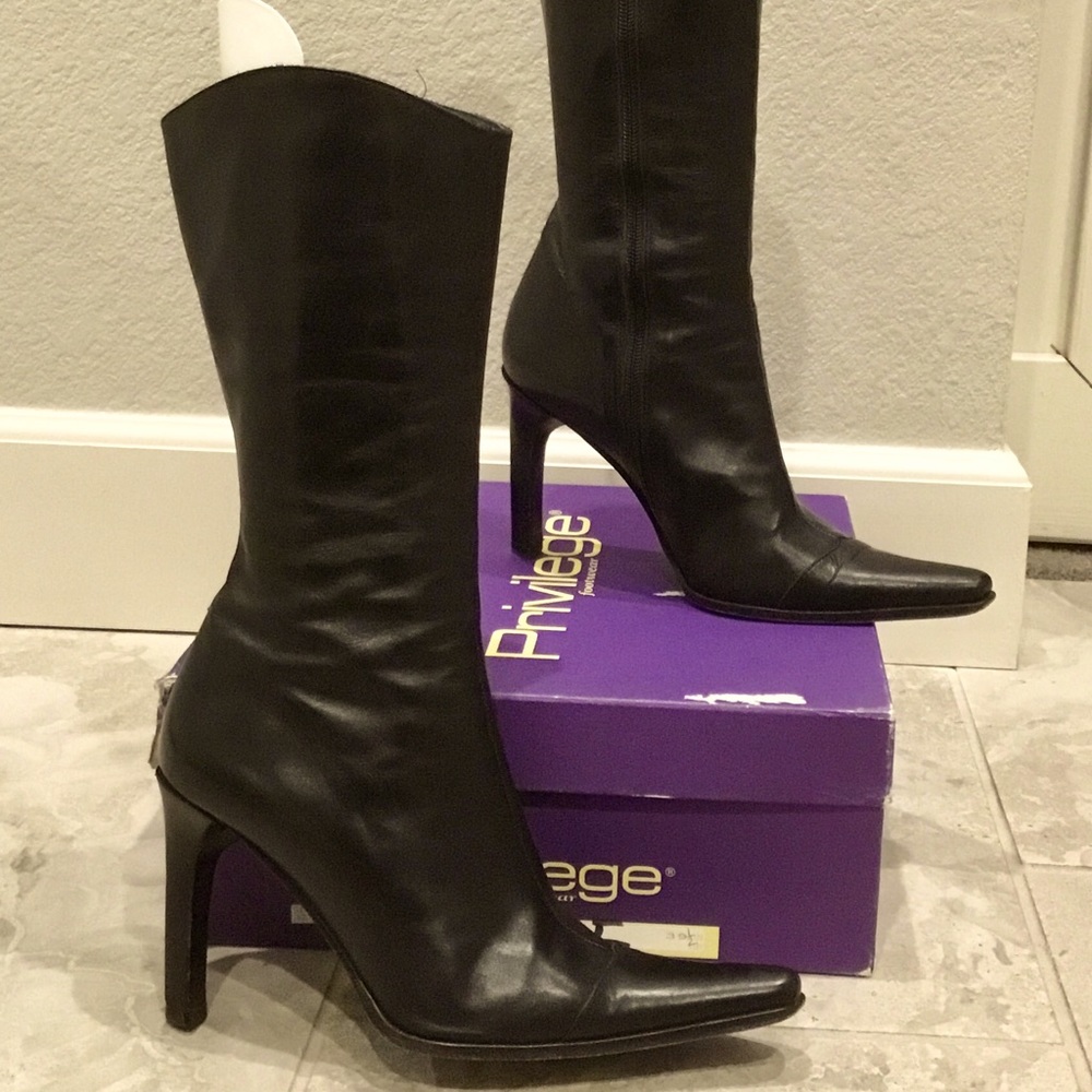Womens Pointy Toe Midcalf Boots